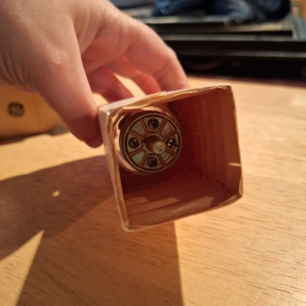 🎀Vintage Canadian General Electric Projection Lamp Bulb - Picture 6 of 6